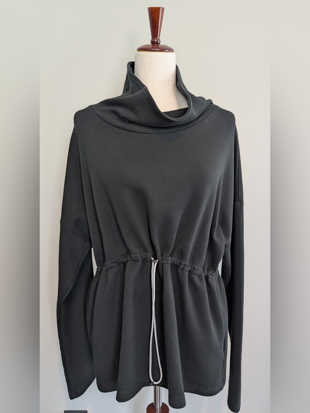 Varley Women's Freya Sweat Pullover Top Funnel Neck Cinch Waist Black Size M
